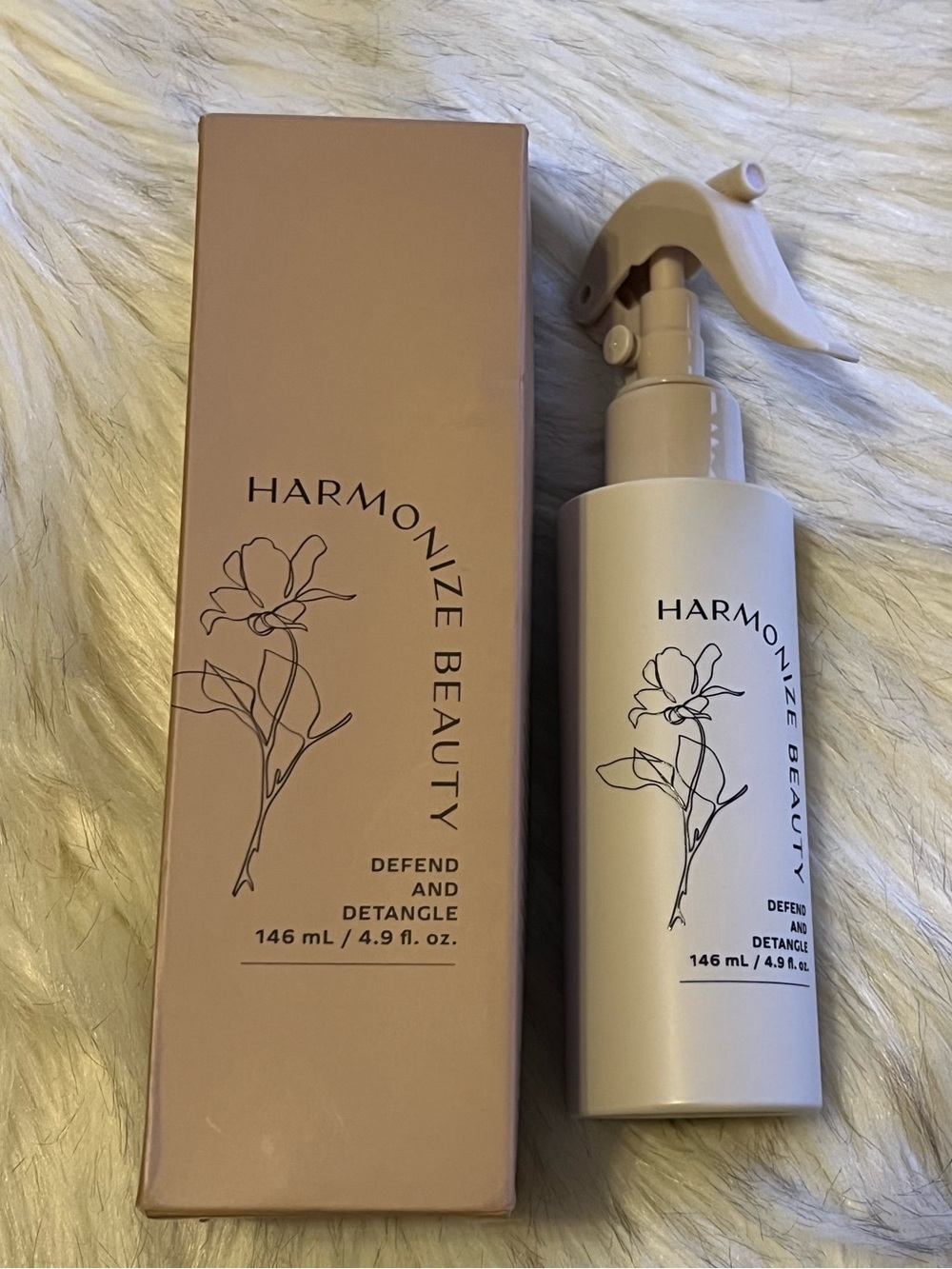 Harmonize Beauty Defend and Detangle Spray — Nude/Beige
4.9 fl.oz.
